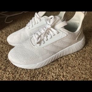 BRAND NEW ADIDAS WHITE SNEAKERS!